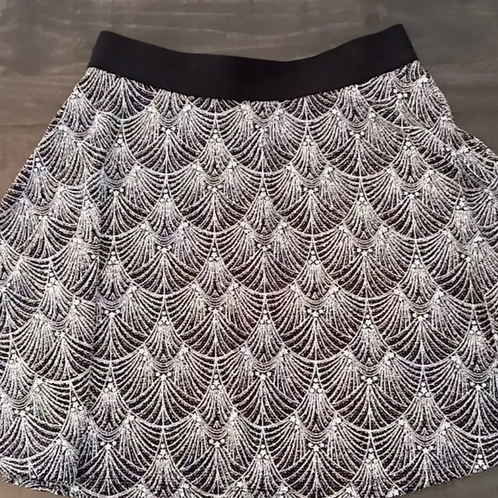 H&M mini skirt size small